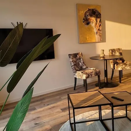 Residenz Koné Safari Mitten Im Herzen Von Appartement *
